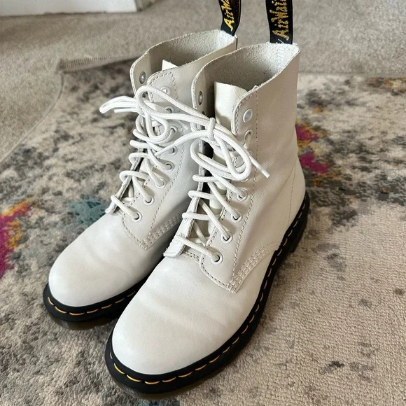 Dr Doc Martens 1460 Pascal Virginia Leather White Combat Boots Blanche Size 7 Wo - Picture 1 of 6